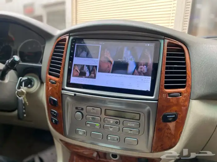 شاشة جيب لاندكروزر VXR 2005 4