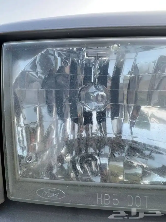 (مباع) فورد فكتوريا 2011 وكالة 12