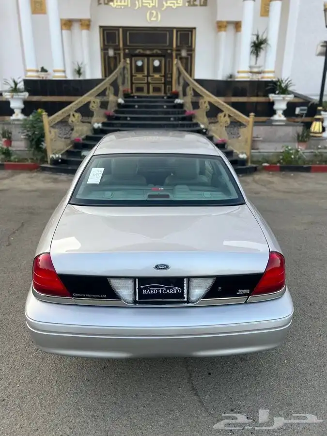 (مباع) فورد فكتوريا 2011 وكالة 37