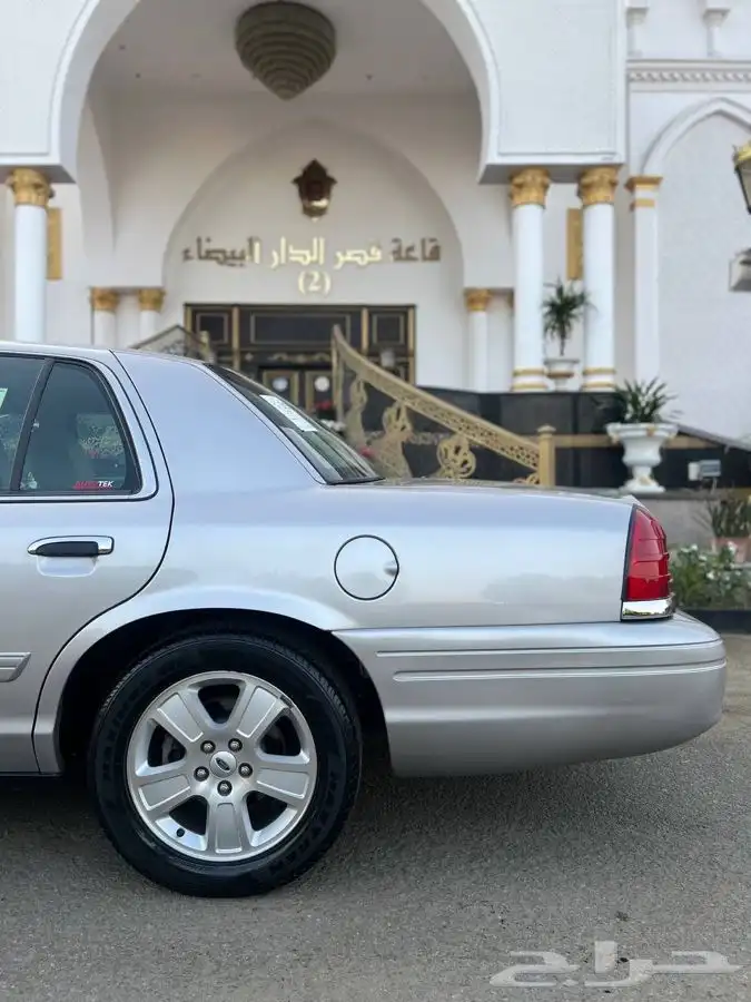 (مباع) فورد فكتوريا 2011 وكالة 22