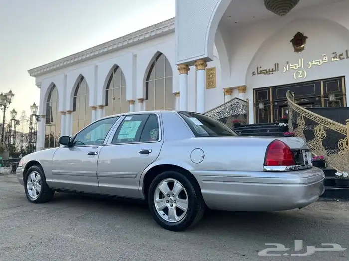 (مباع) فورد فكتوريا 2011 وكالة 24