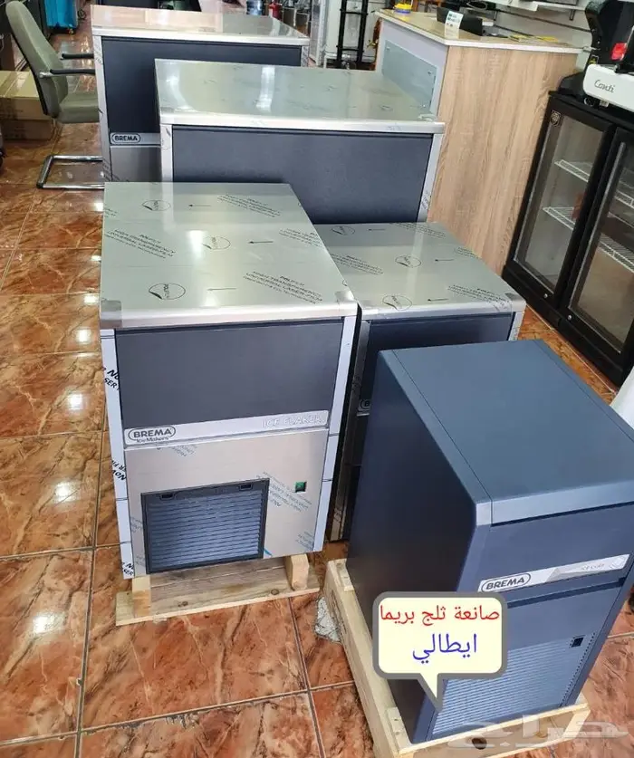 ثلاجة عرض حلى وتجهيزات مقاهي 15