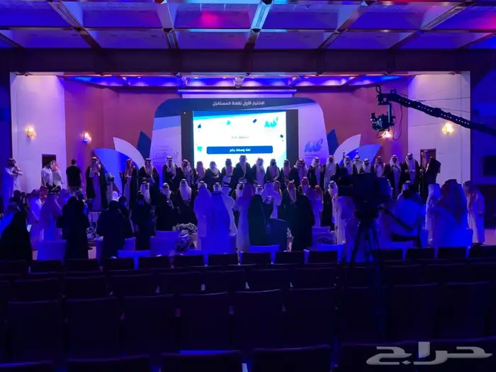 تأجير شاشات led للحفلات صوتيات اضاءه ستى كلرر بيم ووش 30