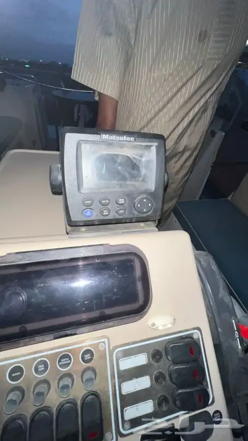 بانتون قارب نهري للخور فقط للبيع 9
