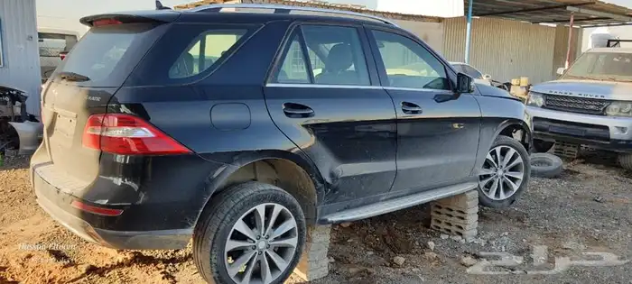تشليح مقبل لبيع قطع غيار مرسيدس ML40 موديل 15 3