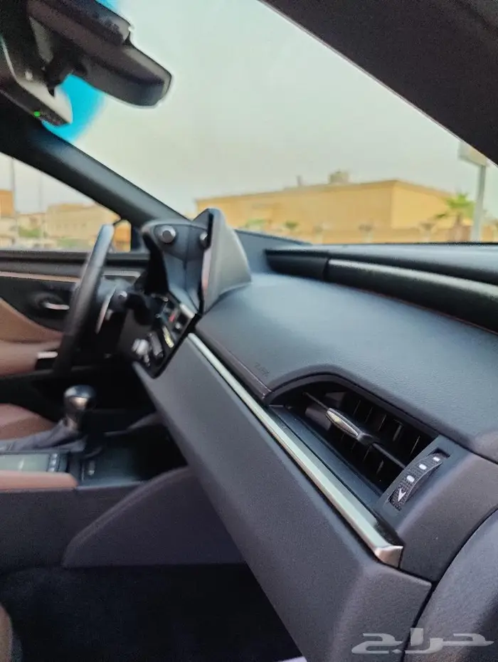 تم البيع لكزس 2022 ES350 DD فل الفل بحالة الوكالة 28