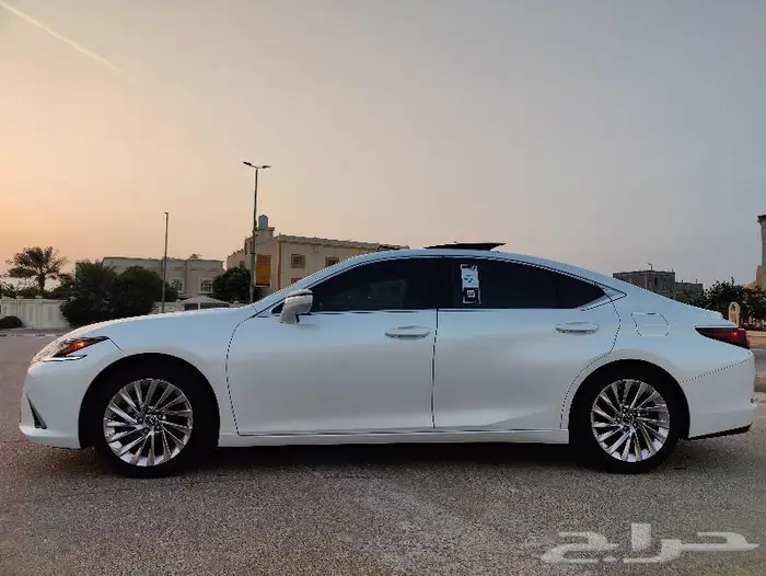 تم البيع لكزس 2022 ES350 DD فل الفل بحالة الوكالة 12