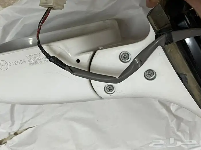 للبيع مرايات ومقابض ابواب للجكسار 3