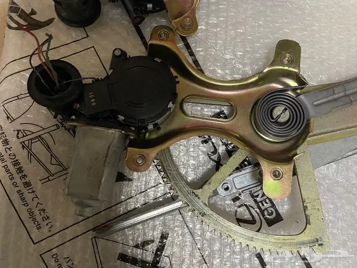 دينمو ودراع زجاج الأبواب الأماميه والخلفية لكزس 430 Ls 4