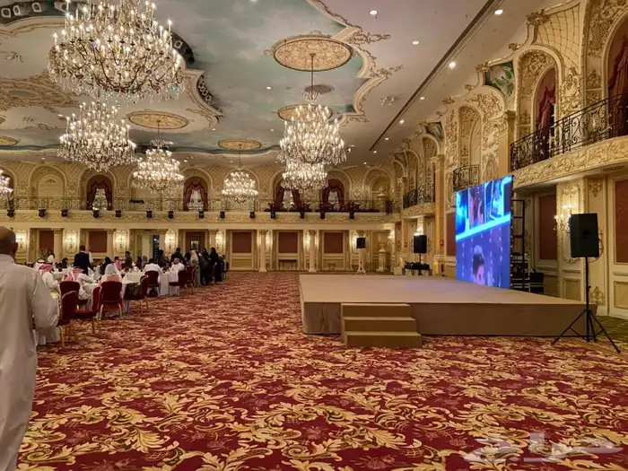 تأجير شاشات استيج تراس اضاءه صوتيات ستى كلرر 19