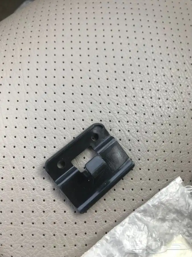 قفل تكاية كامري 2002 اصلي جديد وكاله 4