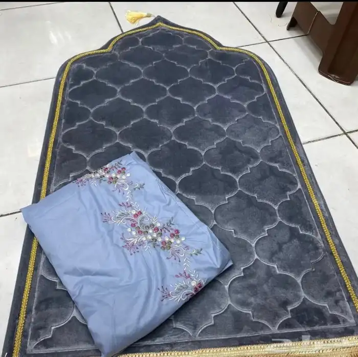 سجادة المحراب سجادة مبطنة مع كتابة الاسم 4