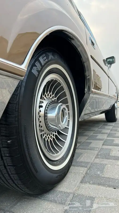 لينكون تاون كار كلاسيك 1986 بحالة المصنع وكالة ( تم البيع ). 22