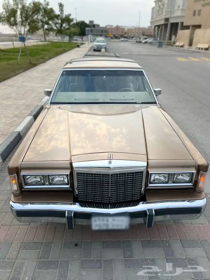 لينكون تاون كار كلاسيك 1986 بحالة المصنع وكالة ( تم البيع ). 29