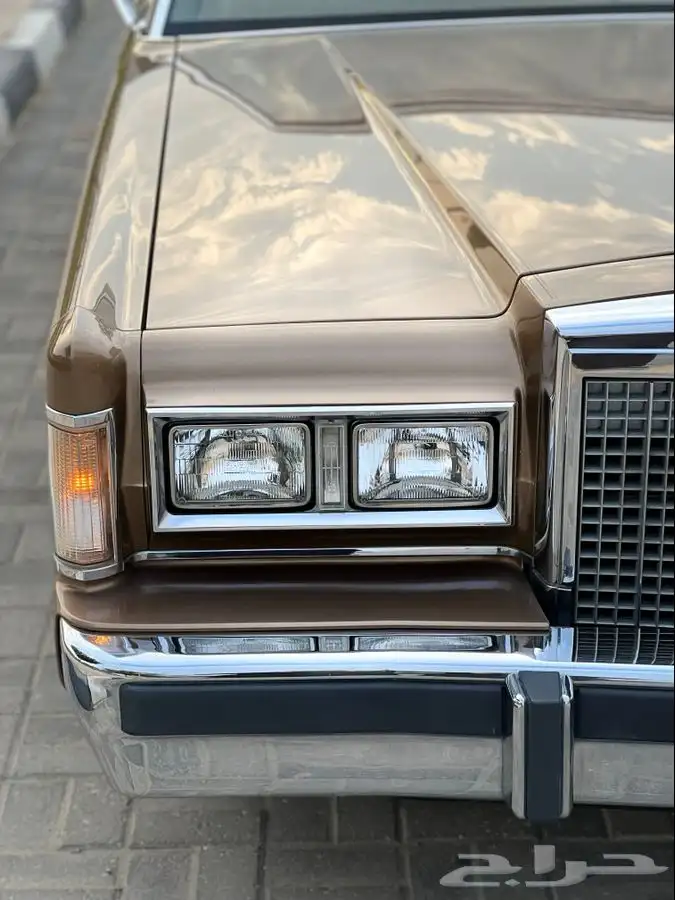 لينكون تاون كار كلاسيك 1986 بحالة المصنع وكالة ( تم البيع ). 26