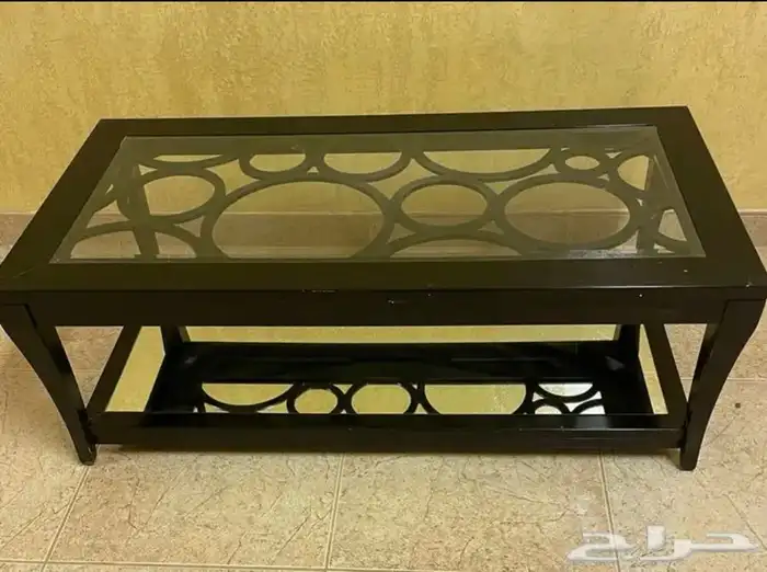 أثاث طاولة قهوة سوداء زجاج والاطار خشب 1