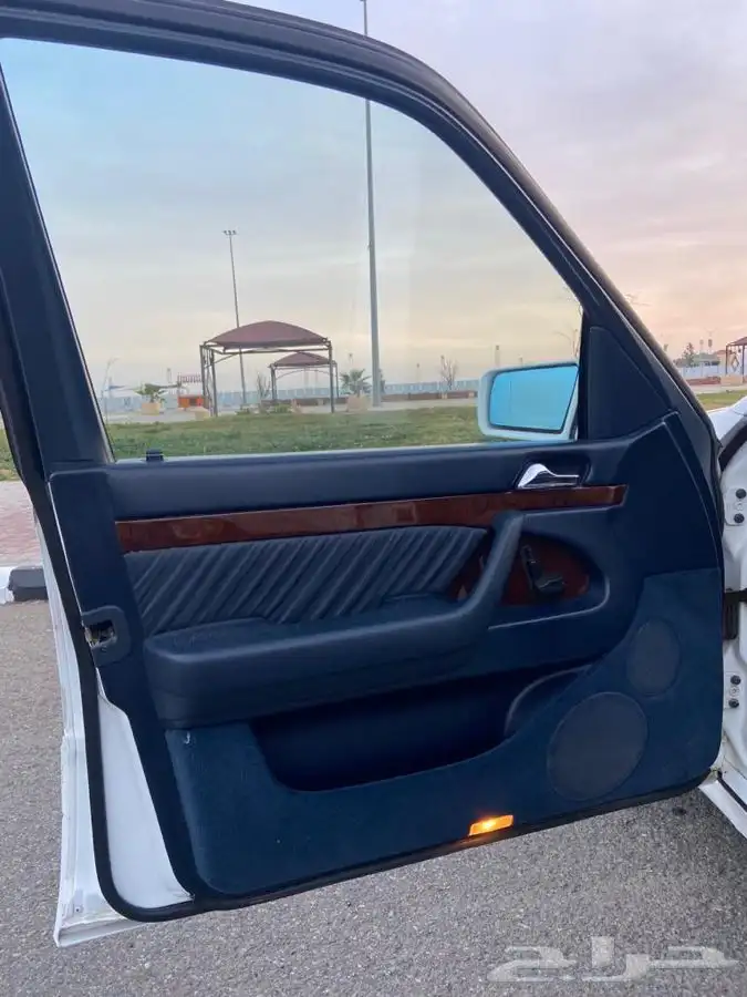 للبيع مرسدس S E L مخزن 8