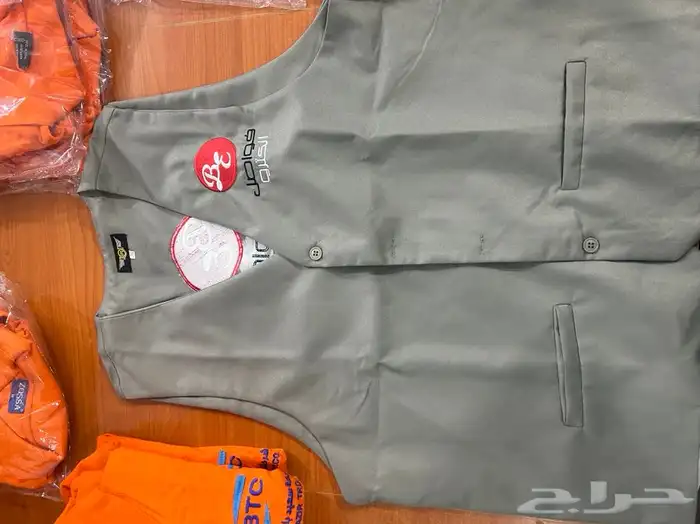 زي موحد يورفوم لشركات والمؤسسات Uniforms 24