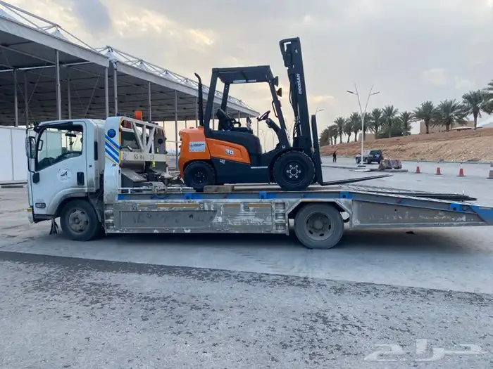 تأجير رافعه شوكيه سكينه فور كلفت سيزرلفت مان لفت تاجيرمعدات 1