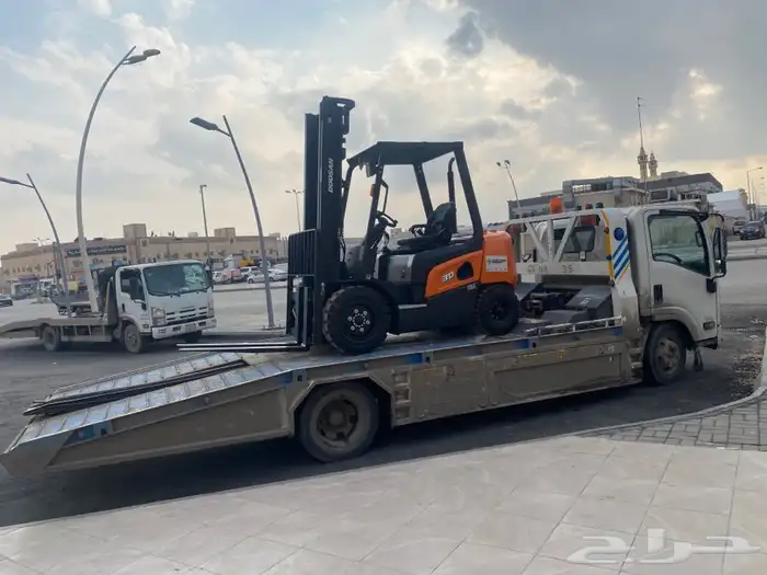 تأجير رافعه شوكيه سكينه فور كلفت سيزرلفت مان لفت تاجيرمعدات 2
