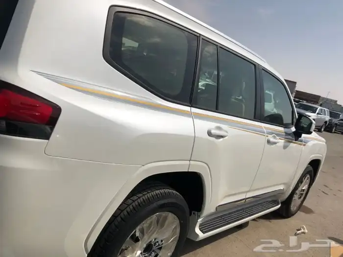 محل القحطاني لترهيم السيارات يوجد لدينا خطوط وصدامات 2