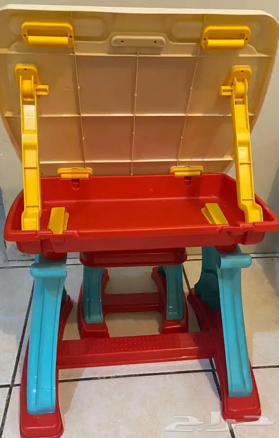 طاولة دراسة مع كرسي للاطفال . Children desk  chair Tengjia 8
