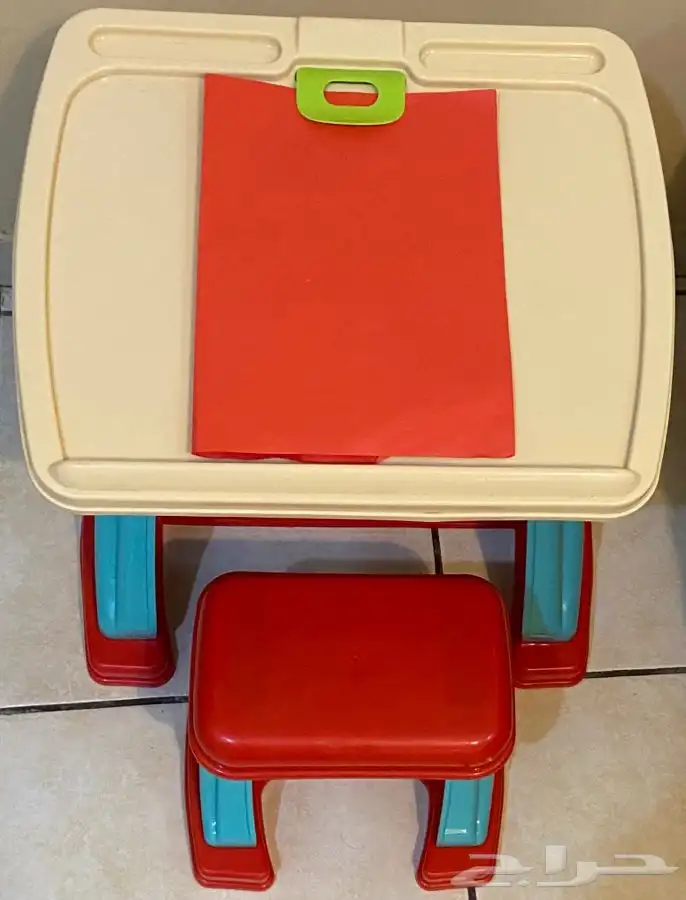 طاولة دراسة مع كرسي للاطفال . Children desk  chair Tengjia 5