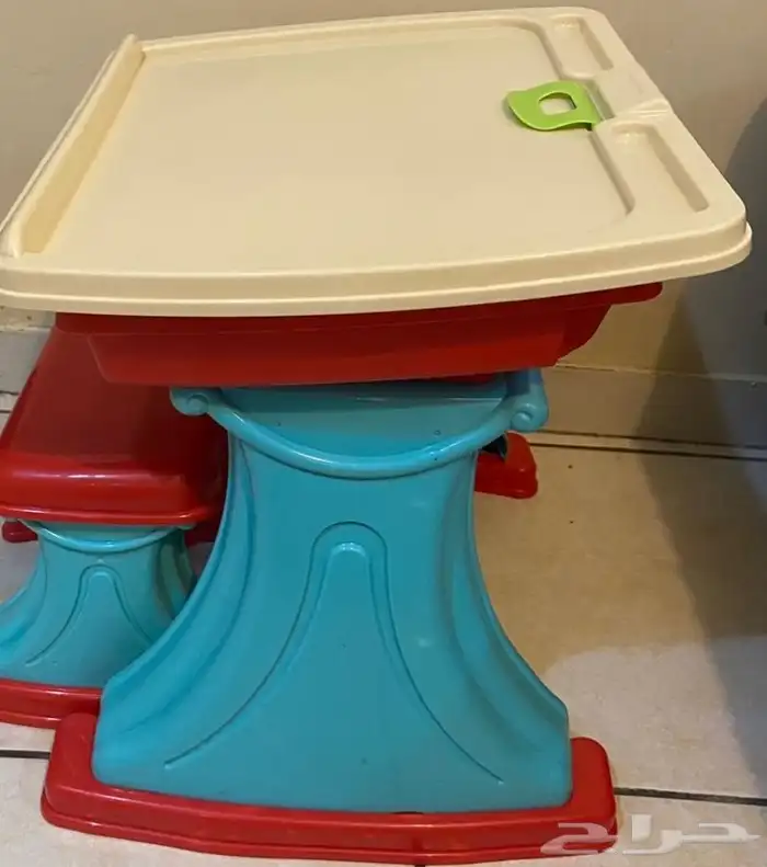 طاولة دراسة مع كرسي للاطفال . Children desk  chair Tengjia 3