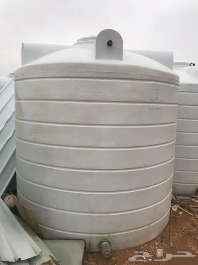 خزانات ماء للبيع 10التر نضيفه 1