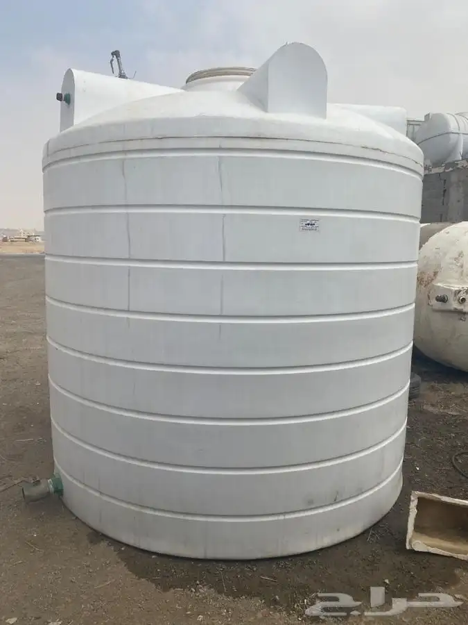 خزانات ماء للبيع 10التر نضيفه 3