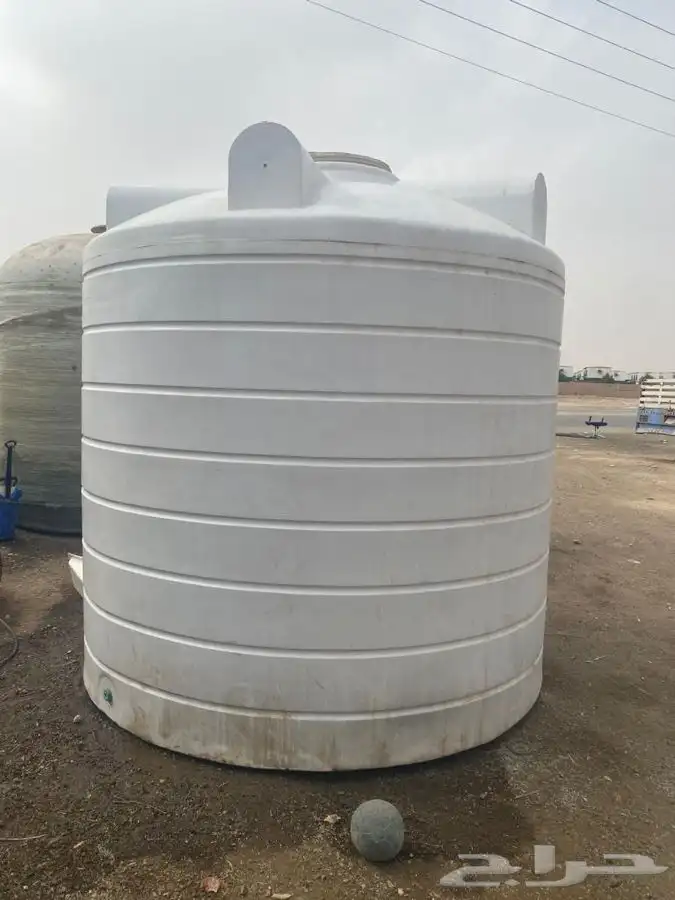 خزانات ماء للبيع 10التر نضيفه 9