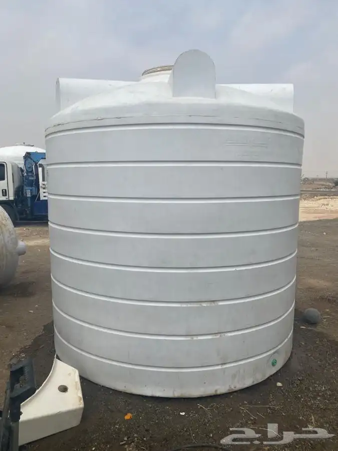 خزانات ماء للبيع 10التر نضيفه 2