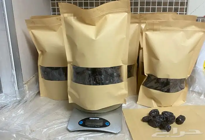 عجووة عالية المدينه 17