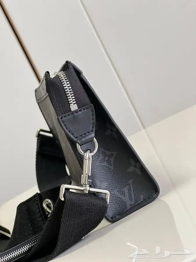 شنط LV رجاليه ( تقليد ) 33
