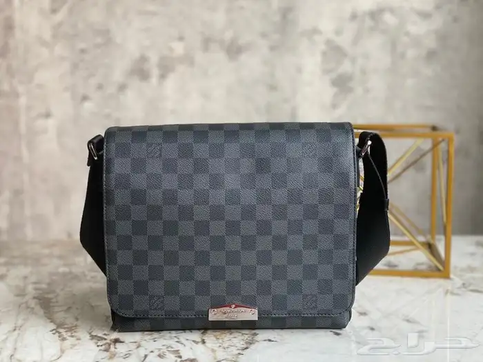 شنط LV رجاليه ( تقليد ) 21