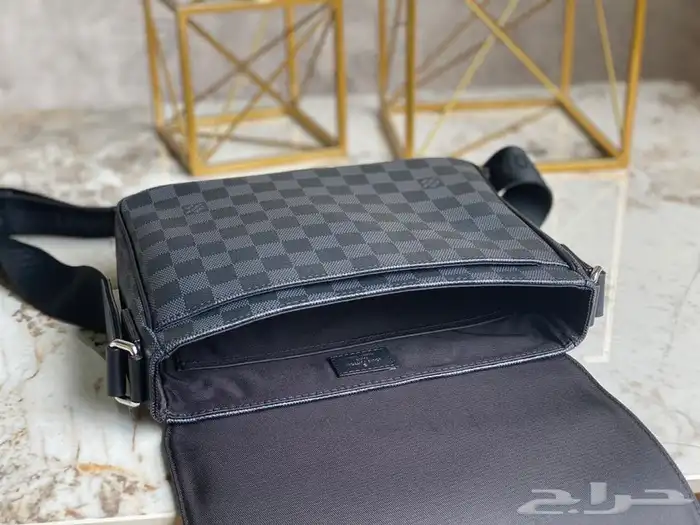 شنط LV رجاليه ( تقليد ) 12