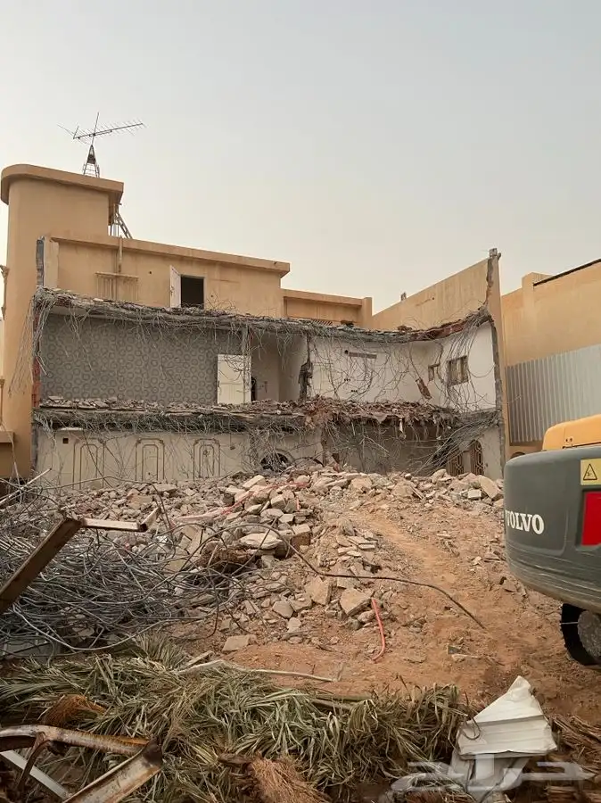 بوكلين هدم جميع المباني و البيوت 0
