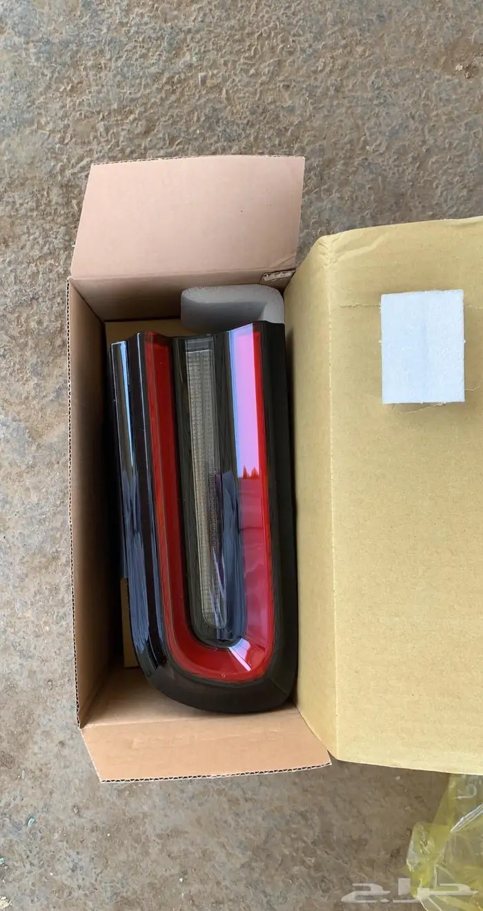 بيع قطع غيار تشالنجر Srt 2012 18