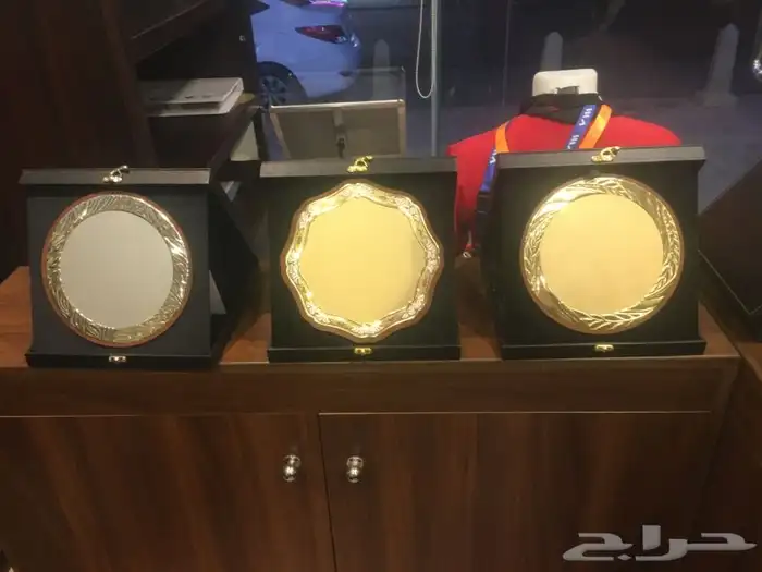 طباعه كروت شخصية استيكر دروع نوت بوك تيشرتات هدايا دعائية 2