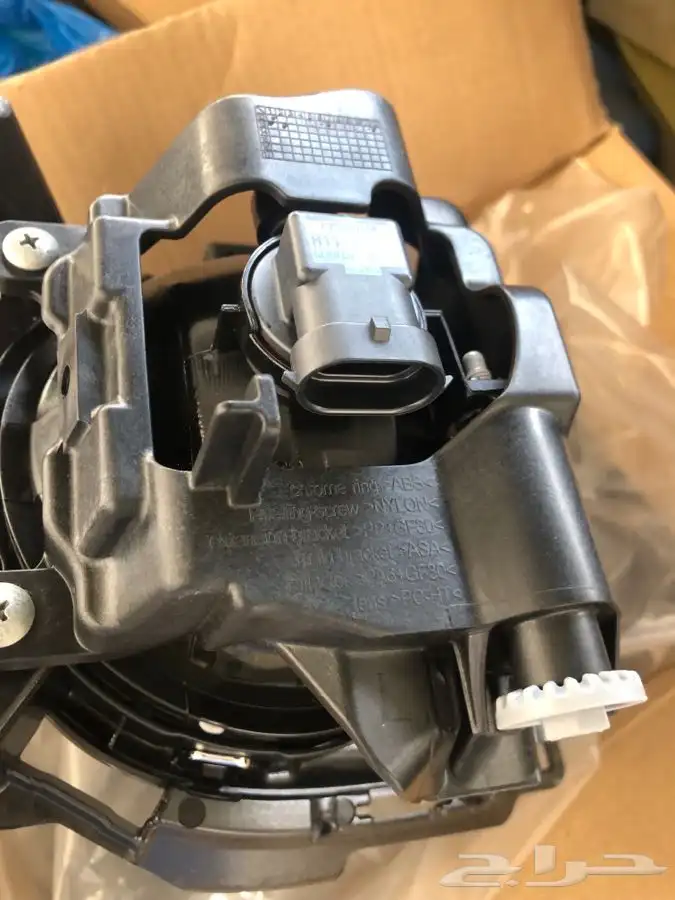 كشافات لاندكروزر اصلي 2012-2015 3