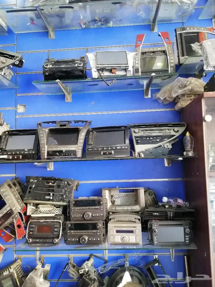 فني صيانة وإصلاح شاشات وسماعات الوكاله لكزس 4