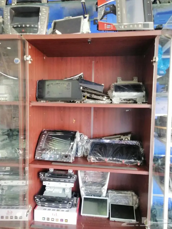 فني صيانة وإصلاح شاشات وسماعات الوكاله لكزس 16