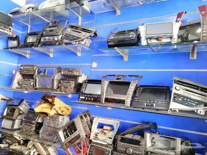 فني صيانة وإصلاح شاشات وسماعات الوكاله لكزس 13