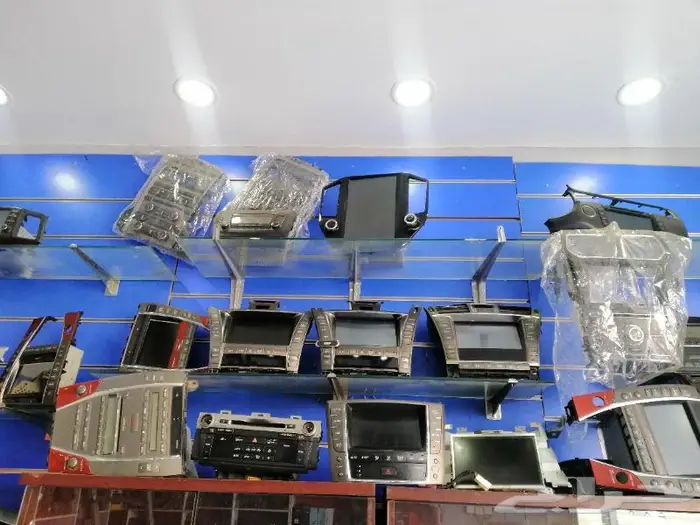 فني صيانة وإصلاح شاشات وسماعات الوكاله لكزس 14