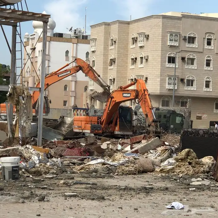 بوكلين حفر الاراضي وهدم المنازل والعماير وترحيل 2
