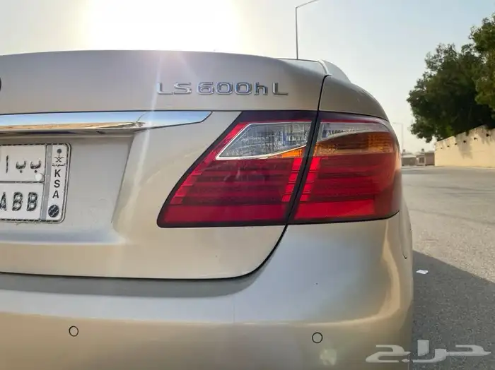 ((مباع)) لكزس ذهبي فاتح هايبرد LS600 وارد عبداللطيف نادر 10