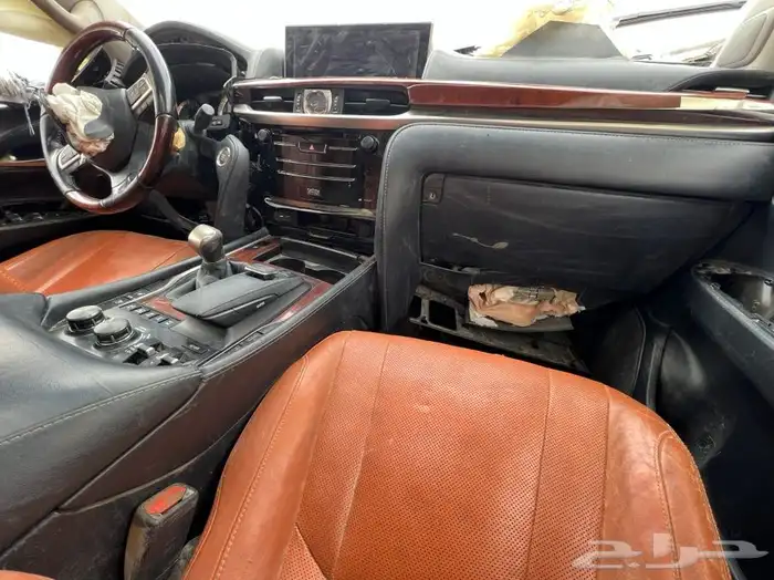 جيب لكزس lX570 2017 فل كامل مصدوم قطع غيار فقط 15