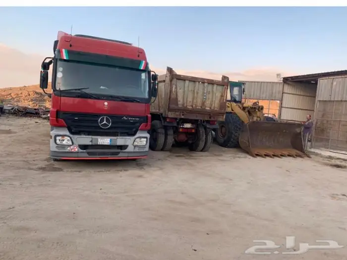 معدات للايجار شيولات وقلاب 4