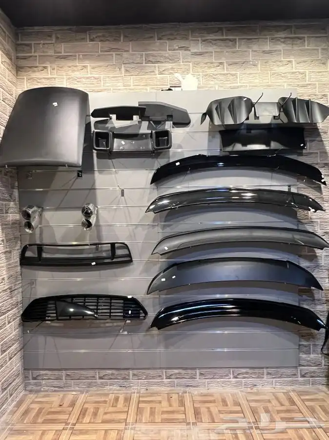 أكسسوارات ولحيات وأجنحة وعلامات موستنج 4