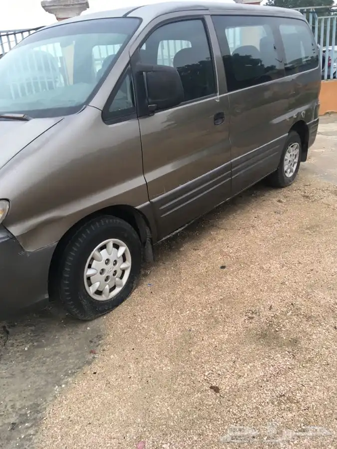 قطع غيار باص هيونداي H1 2000 1